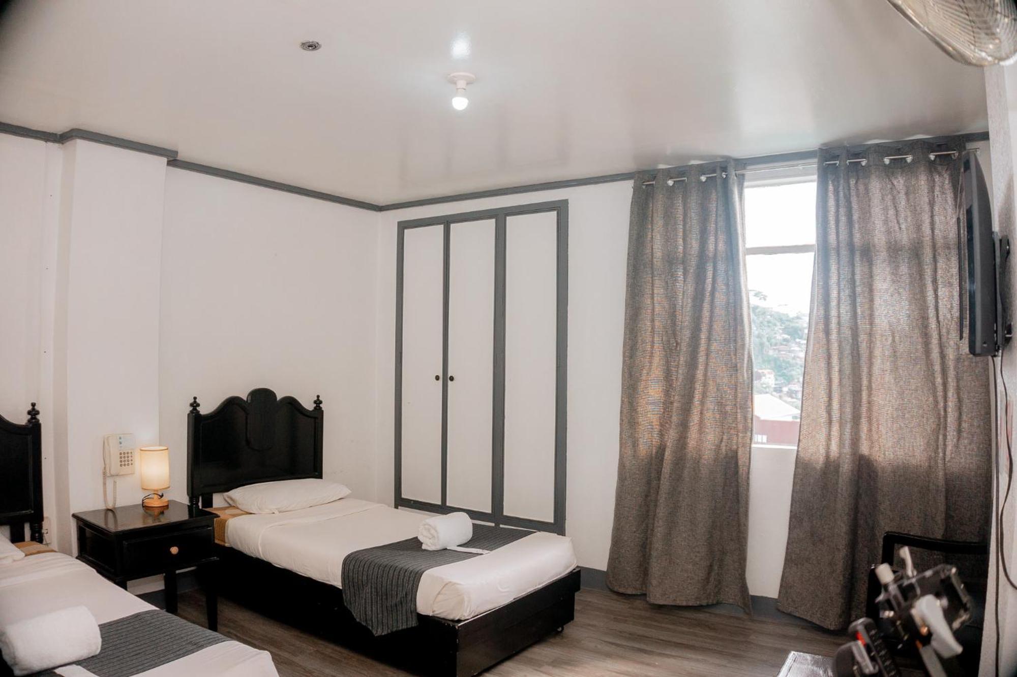 Mount Crest Hotel Baguio City Buitenkant foto